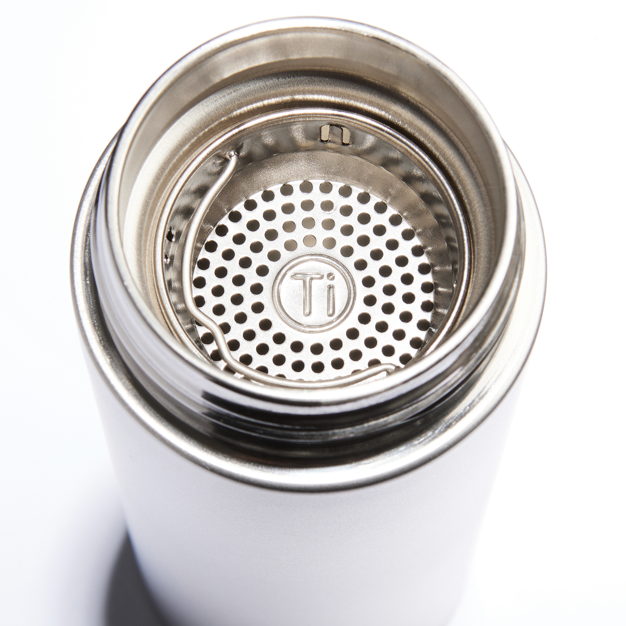 Luxus Titan Thermoskanne aus Titan vakuumisoliert mit Sieb Luxus Titan Thermoskanne aus Titan vakuumisoliert mit Sieb