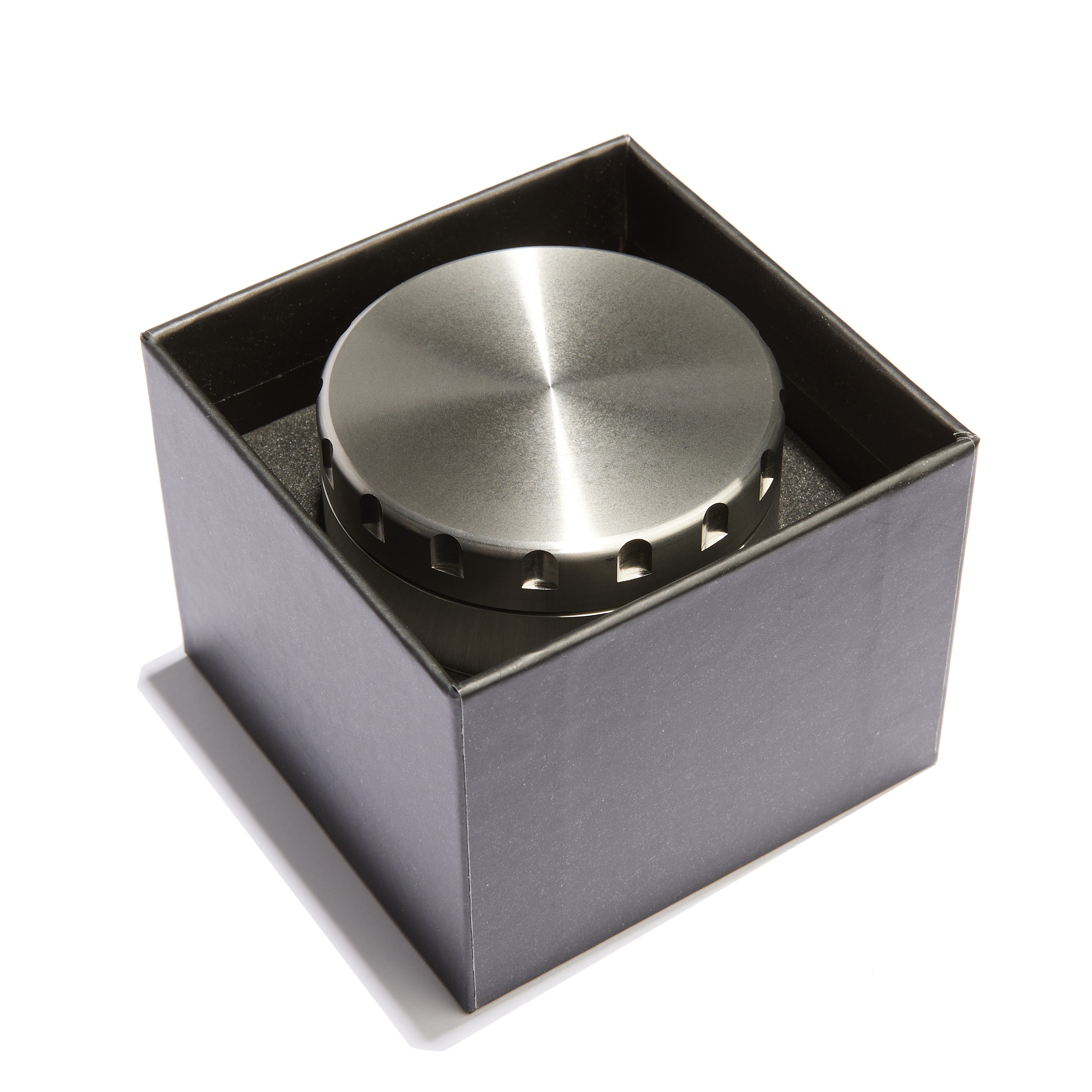 Luxus Cannabis Edelstahl Grinder in edler Geschenkverpackung Luxus Cannabis Edelstahl Grinder in edler Geschenkverpackung