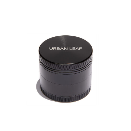 URBAN LEAF Fine Grinder Solo in Schwarz — Alu Grinder mit einem Pollensieb, 55 mm, stehend mit graviertem URBAN LEAF Deckel