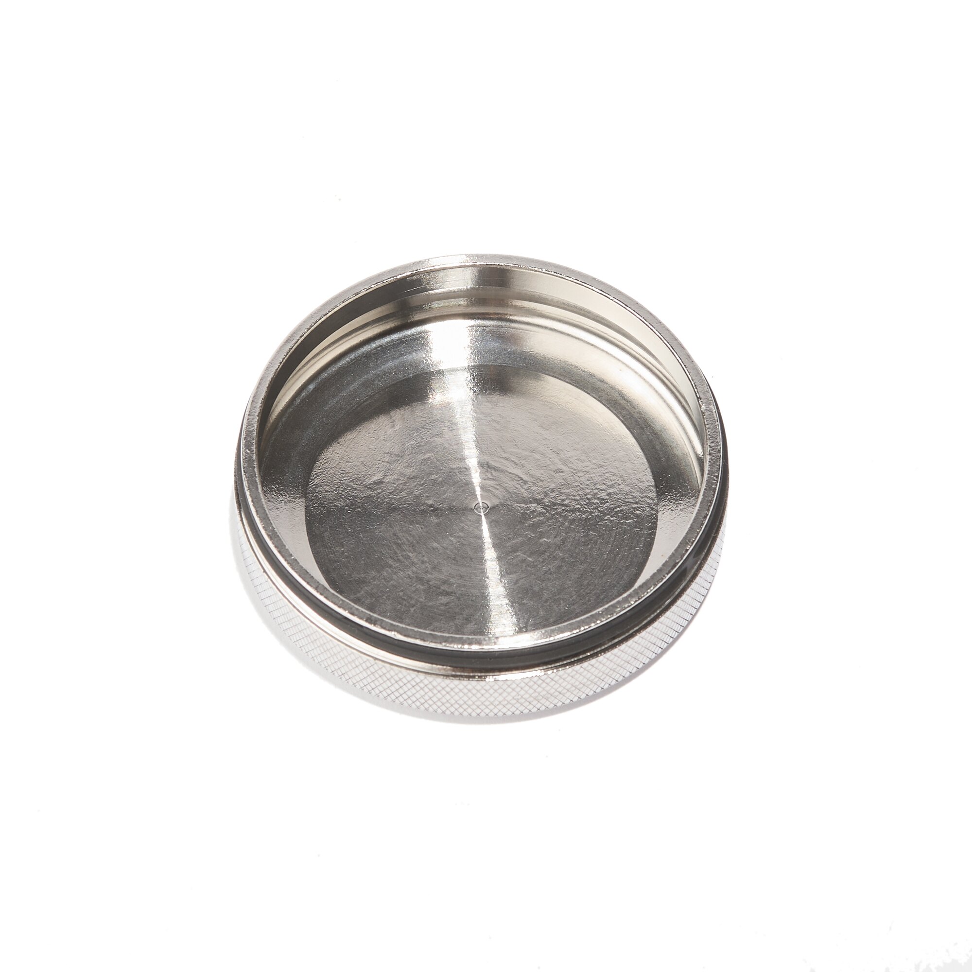 Edelstahl EDC Dose, Hauptkammer innen Geöffnete Hauptkammer der Edelstahl EDC Dose von oben, leer, mit O-Ring am Rand